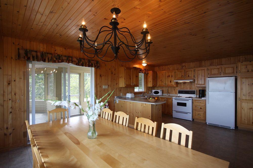 Auberge Du Lac-A-L'Eau-Claire Saint-Alexis-des-Monts Kültér fotó