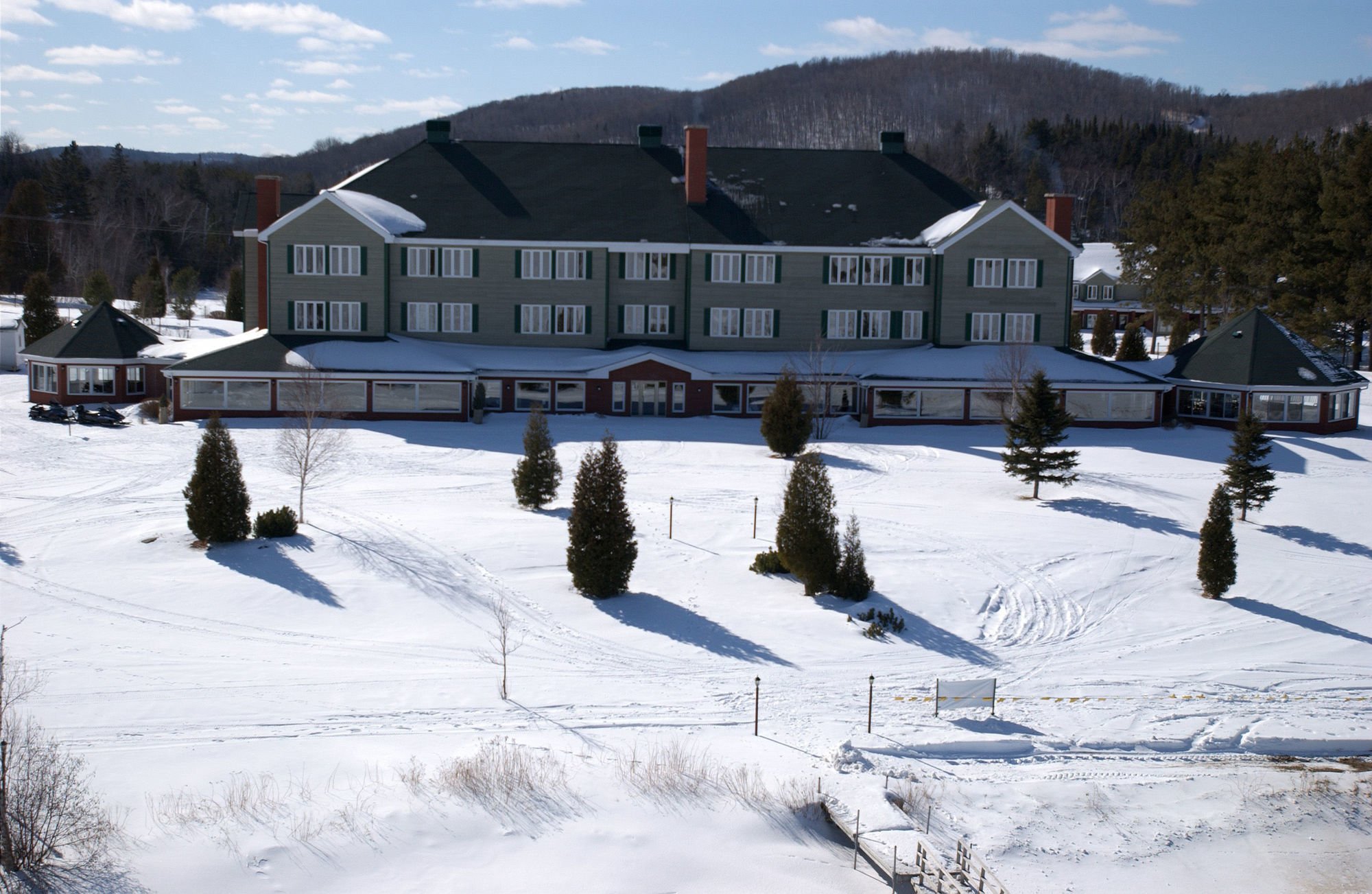 Auberge Du Lac-A-L'Eau-Claire Saint-Alexis-des-Monts Kültér fotó