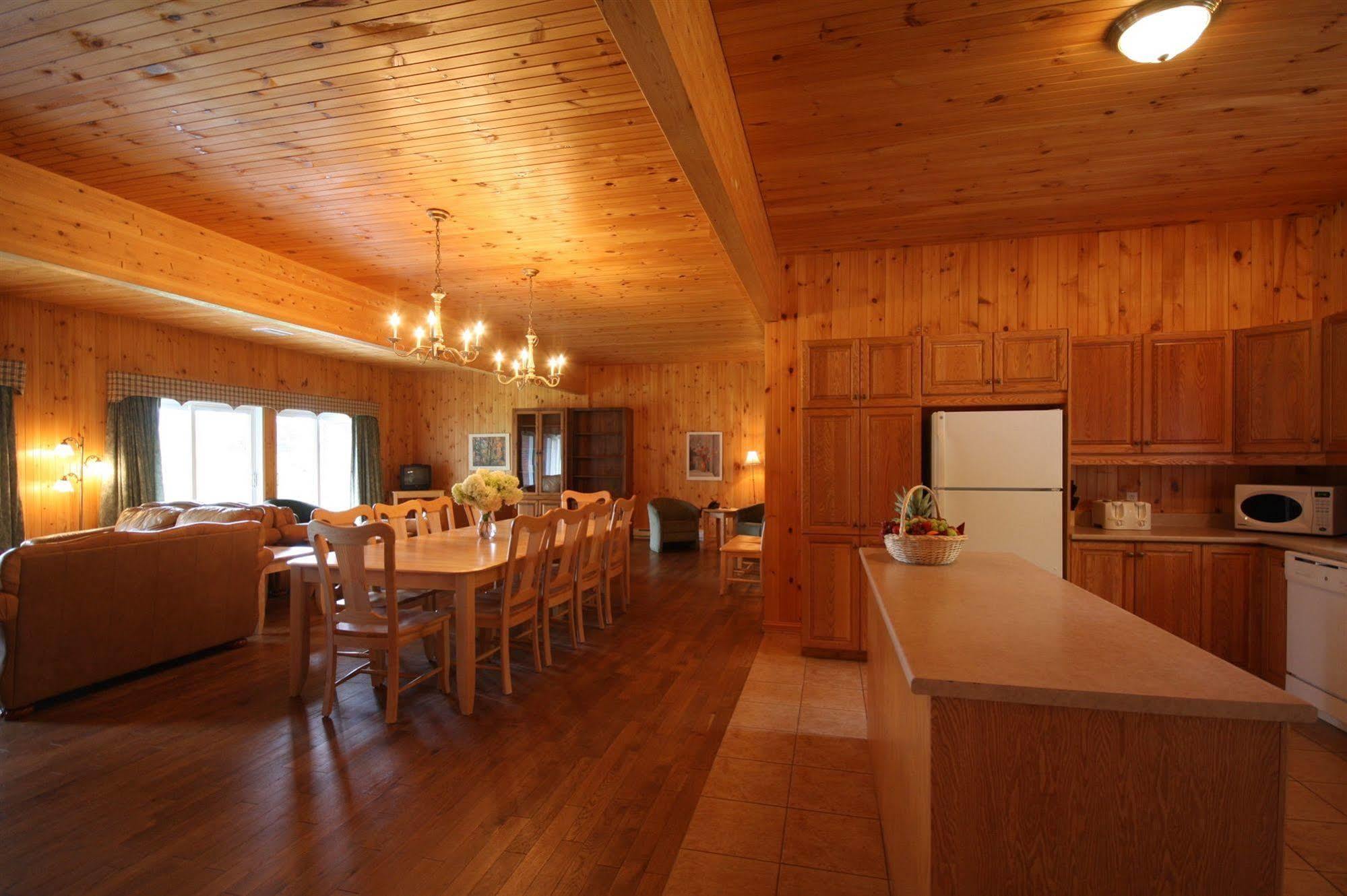 Auberge Du Lac-A-L'Eau-Claire Saint-Alexis-des-Monts Kültér fotó