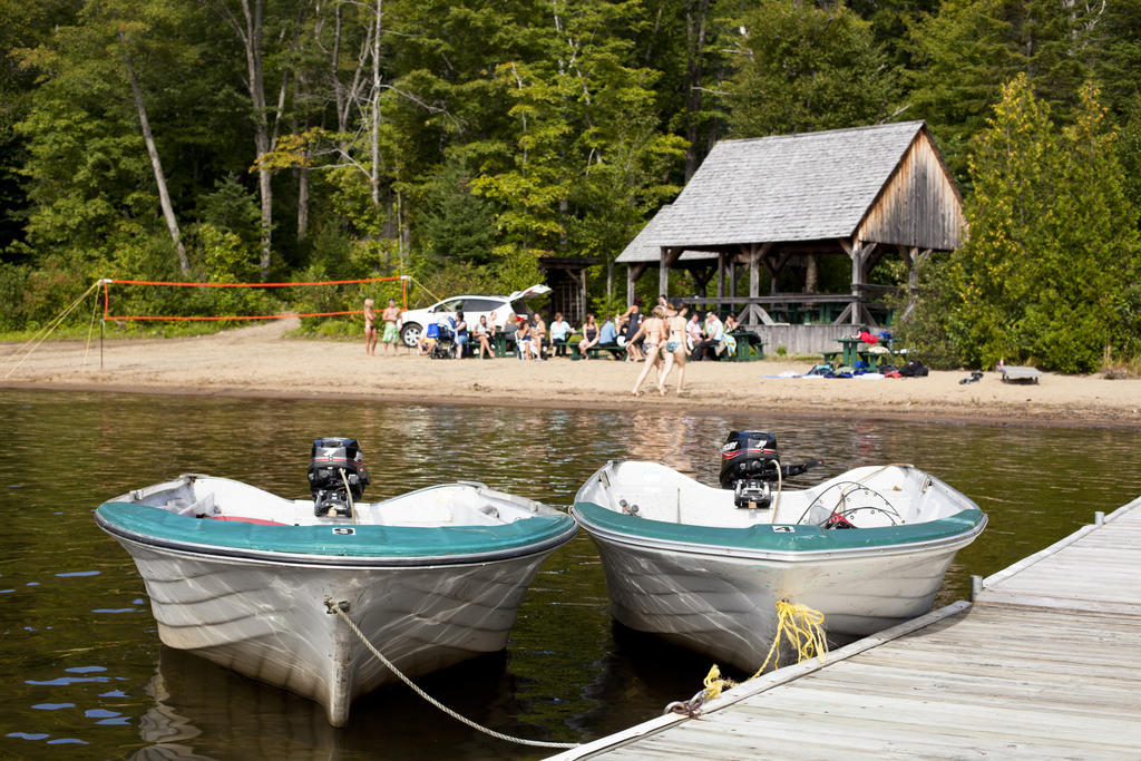 Auberge Du Lac-A-L'Eau-Claire Saint-Alexis-des-Monts Kültér fotó