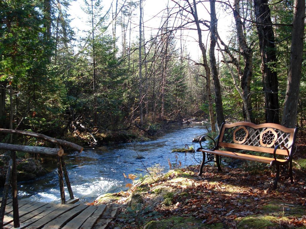 Auberge Du Lac-A-L'Eau-Claire Saint-Alexis-des-Monts Kültér fotó