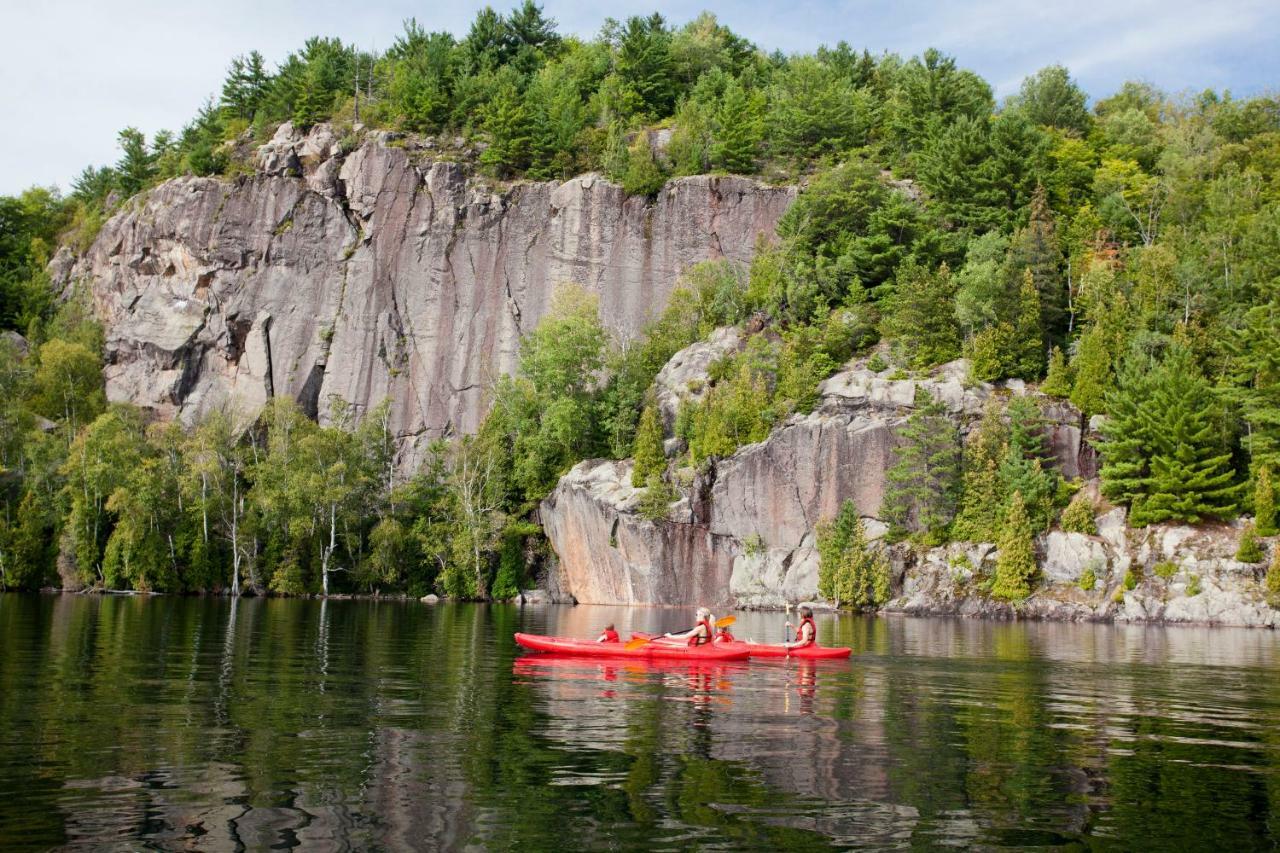 Auberge Du Lac-A-L'Eau-Claire Saint-Alexis-des-Monts Kültér fotó